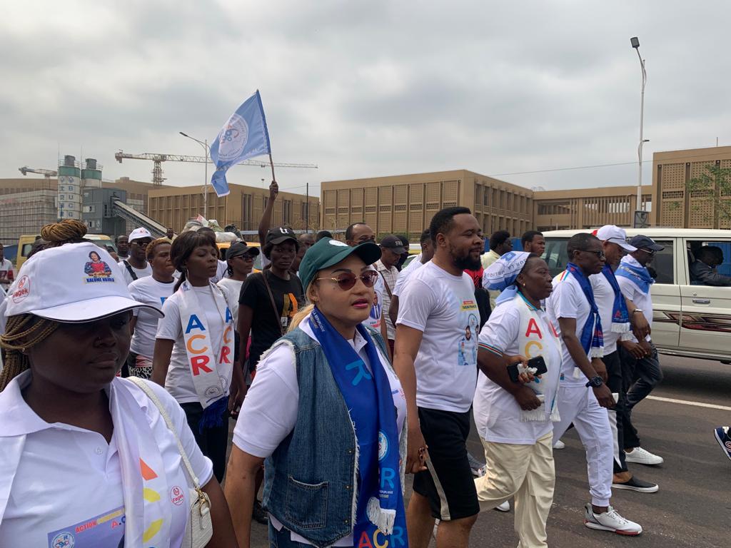 1an de l’ACR – Marche de santé : Genèse Kalume démontre sa force de mobilisation et rend le sourire à Eliezer Ntambwe
