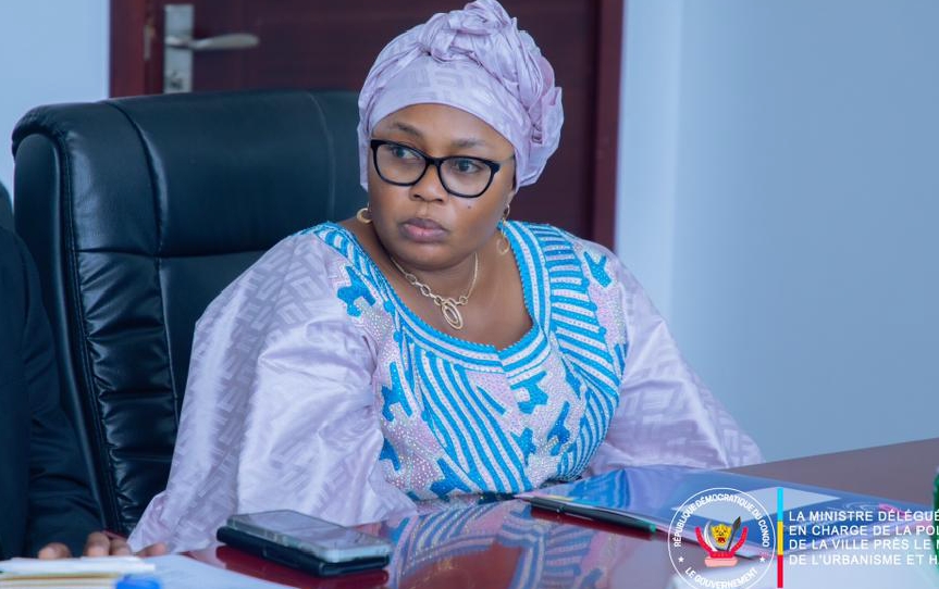 Angèle Bangasa Yogo : l’énergie d’un leadership féminin au cœur de la politique urbaine en RDC (Analyse de Jespere Labunda)