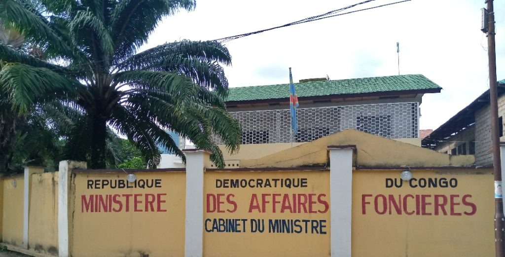Spoliation : Terres volées, titres falsifiés, le système occulte des conservateurs en RDC (Armel Langanda)