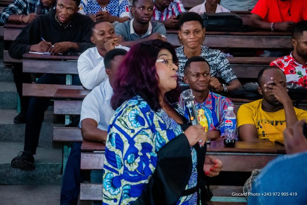 L’intelligence artificielle à l’université : menace ou opportunité pour l’étudiant congolais ? (Regard critique de la professeure Madeleine Mbongo Mpasi)