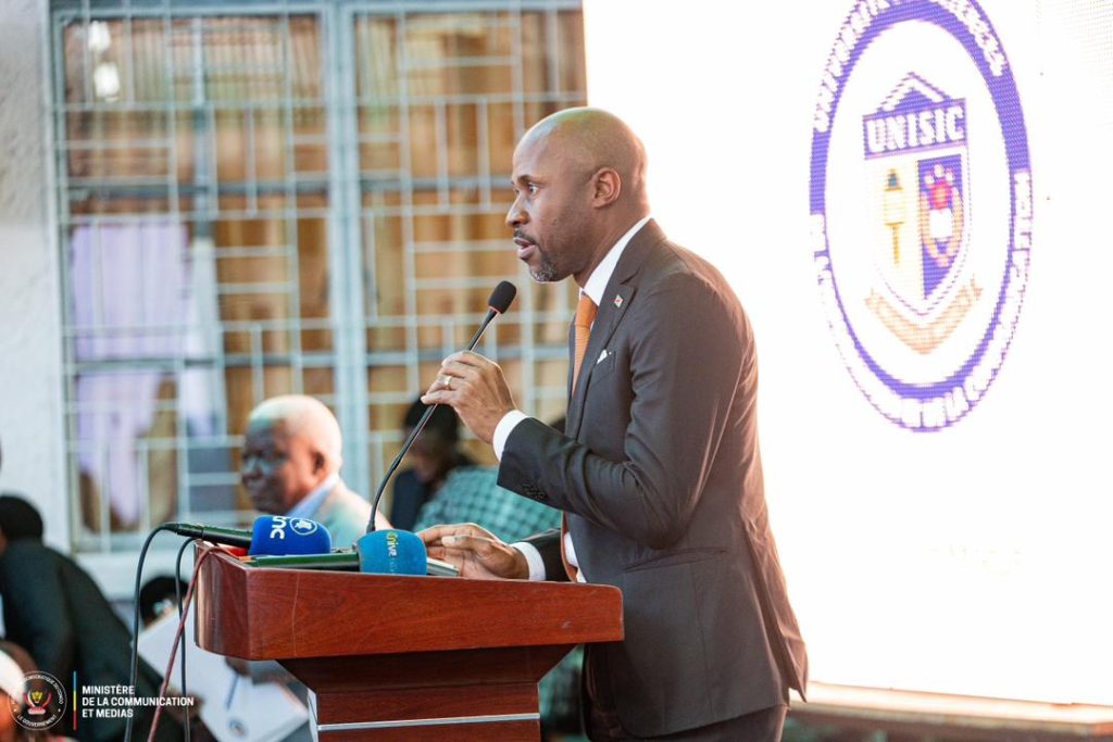Réforme de l’UNISIC: Patrick Muyaya engage les médias publics au service de son alma mater